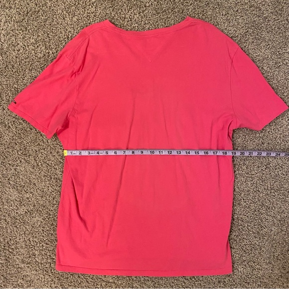 TOMMY HILFIGER - Short Sleeve Embroidered Fuzzy Logo T-Shirt - Size L - Picture 13 of 13